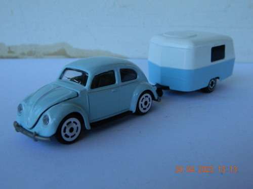 MAJORETTE  -   VOLKSWAGEN BEETLE WITH CARAVAN