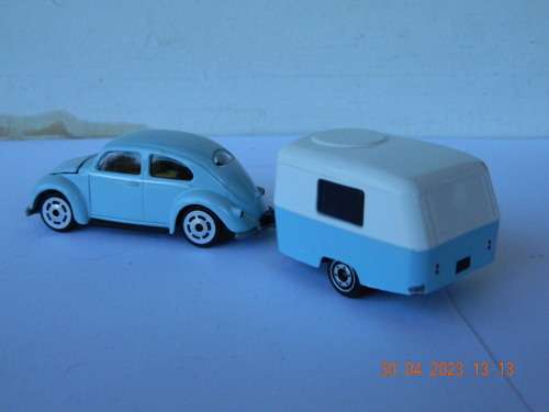 MAJORETTE  -   VOLKSWAGEN BEETLE WITH CARAVAN