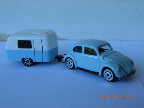 MAJORETTE  -   VOLKSWAGEN BEETLE WITH CARAVAN