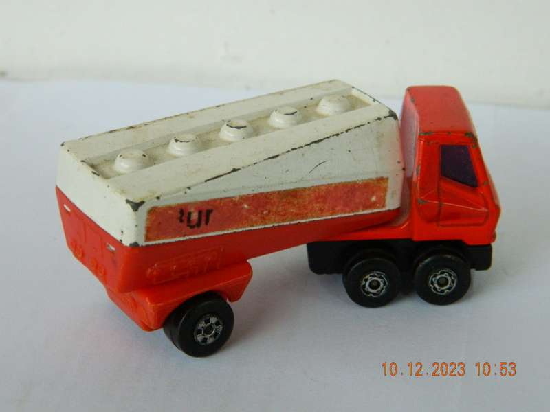 MATCHBOX  SUPERFAST -  63  -  FREEWAY GAS TANKER