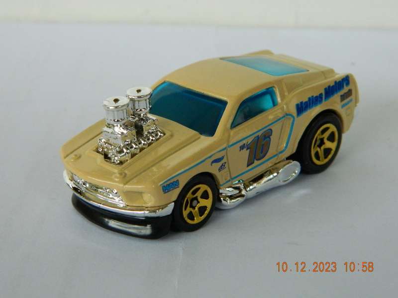 HOTWHEELS - 9 -   1968  MUSTANG  - DTX47