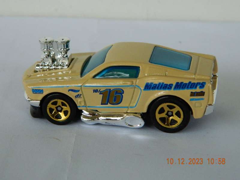 HOTWHEELS - 9 -   1968  MUSTANG  - DTX47