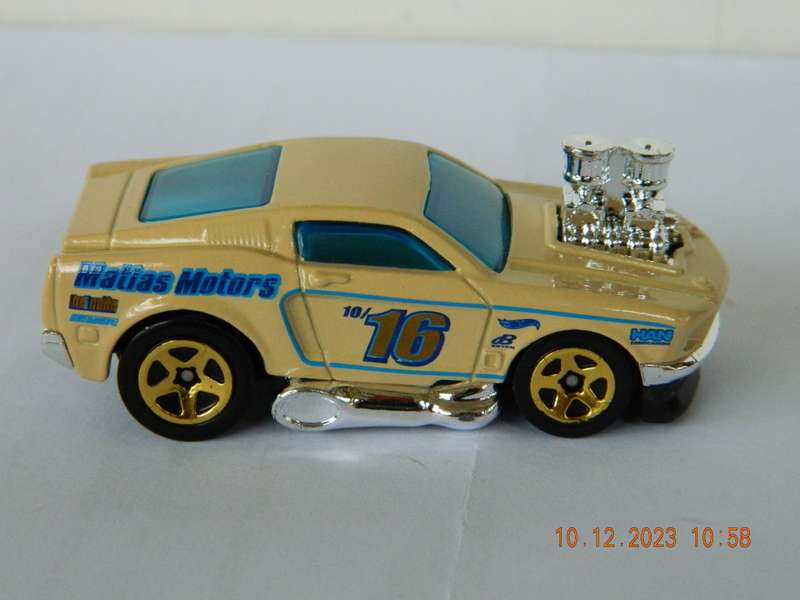 HOTWHEELS - 9 -   1968  MUSTANG  - DTX47