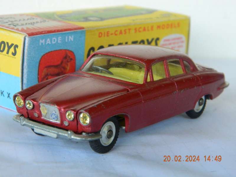 CORGI TOYS  -  238  -  JAGUAR SALOON MK. 10
