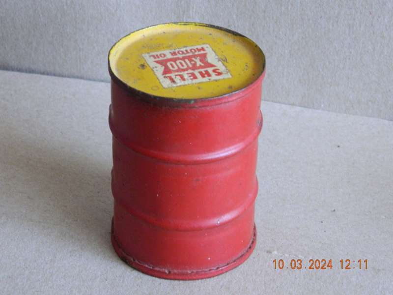 SHELL -  MINATURE 200 LITRE SHELL X-100 MOTOR OIL