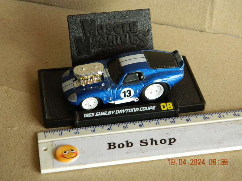 MAISTO -  8  -  MUSCLE MACHINES -  1965 SHELBY DAYTONA COUPE