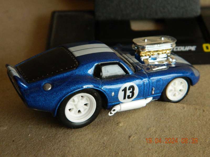 MAISTO -  8  -  MUSCLE MACHINES -  1965 SHELBY DAYTONA COUPE