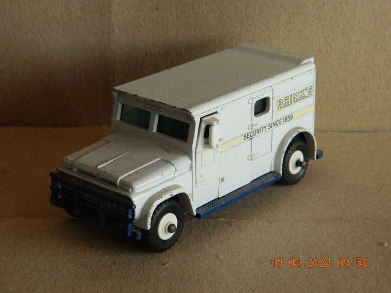 DINKY TOYS  -  275  -  BRINKS ARMOURED CAR