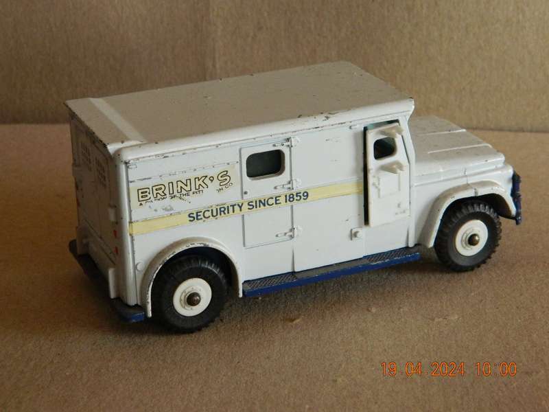 DINKY TOYS  -  275  -  BRINKS ARMOURED CAR