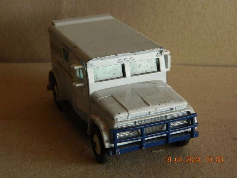 DINKY TOYS  -  275  -  BRINKS ARMOURED CAR
