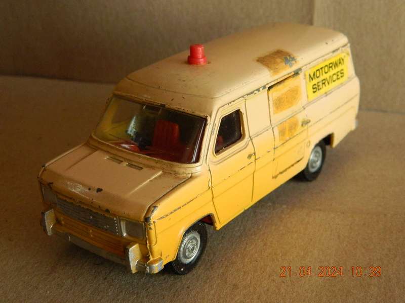 DINKY TOYS  -  417  -  FORD TRANSIT  - `MOTORWAY`