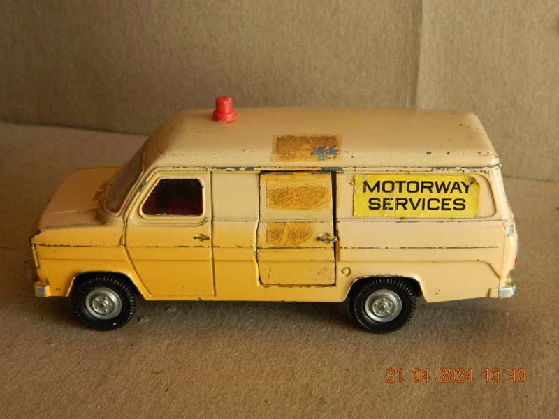 DINKY TOYS  -  417  -  FORD TRANSIT  - `MOTORWAY`