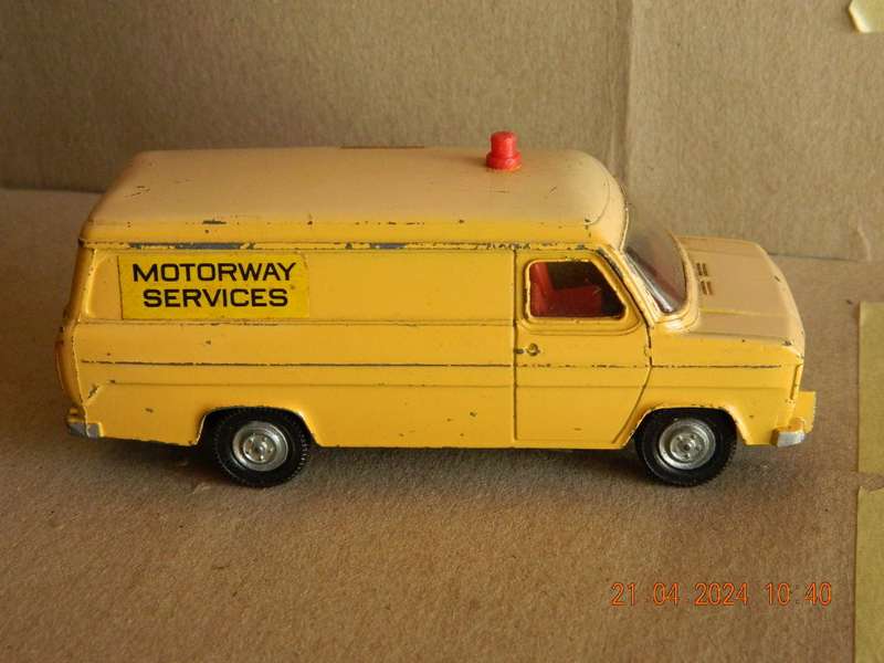 DINKY TOYS  -  417  -  FORD TRANSIT  - `MOTORWAY`