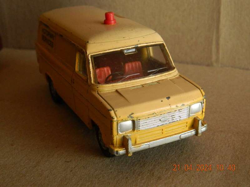 DINKY TOYS  -  417  -  FORD TRANSIT  - `MOTORWAY`