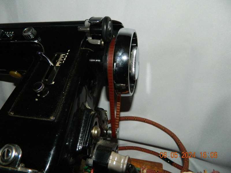 ANTIQUE SEWING MACHINE - EMPISAL - GOLD LINE - MODEL GL-3
