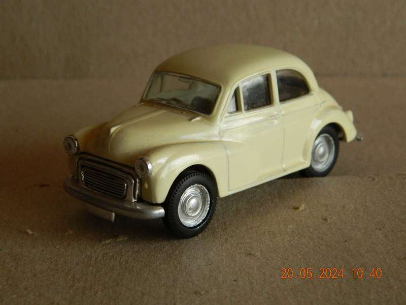 CORGI TOYS  -   MORRIS MINOR