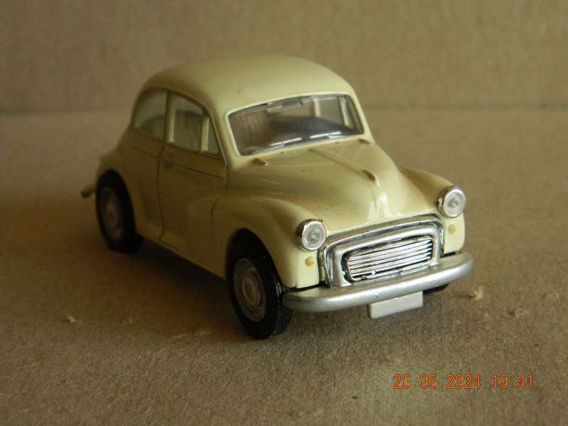 CORGI TOYS  -   MORRIS MINOR