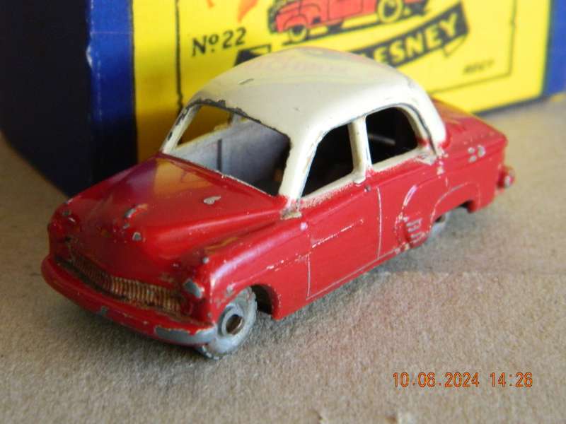 MATCHBOX SERIES  -  22  -   VAUXHALL CRESTA