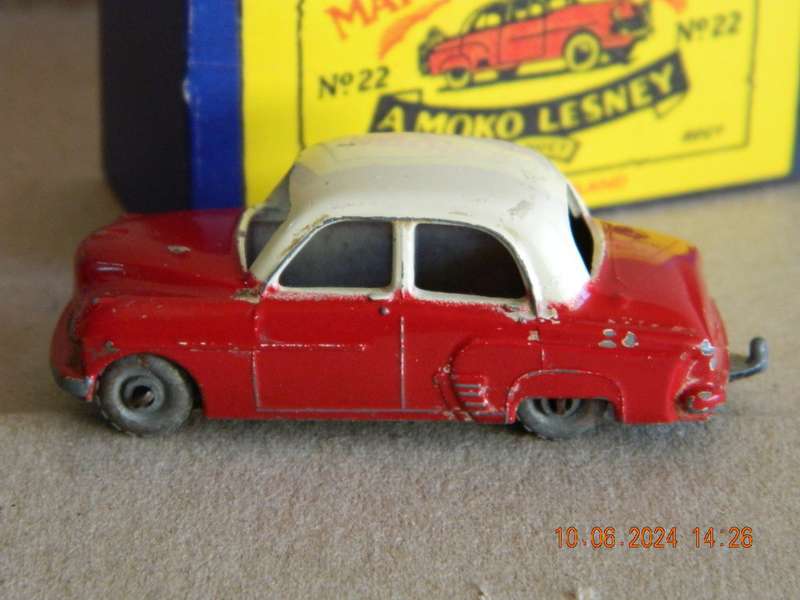 MATCHBOX SERIES  -  22  -   VAUXHALL CRESTA