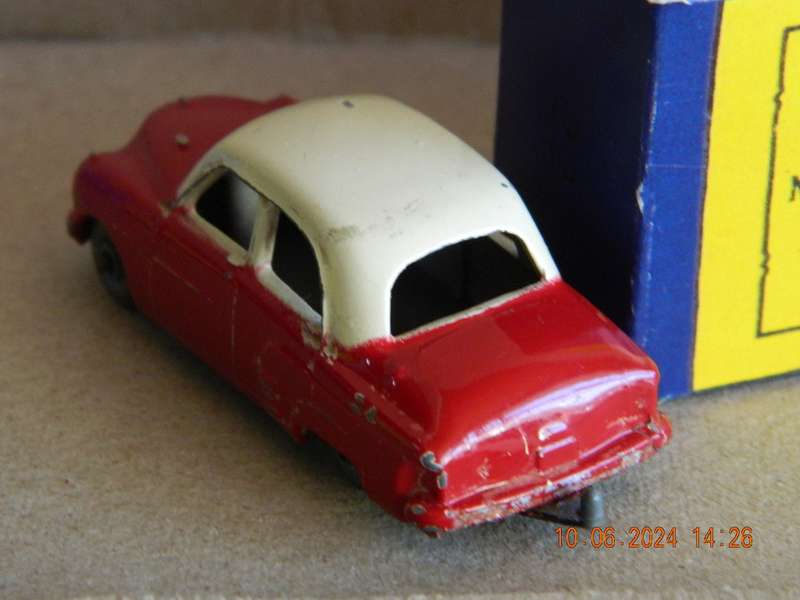 MATCHBOX SERIES  -  22  -   VAUXHALL CRESTA