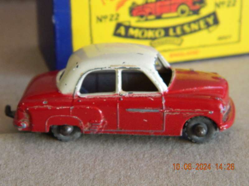 MATCHBOX SERIES  -  22  -   VAUXHALL CRESTA