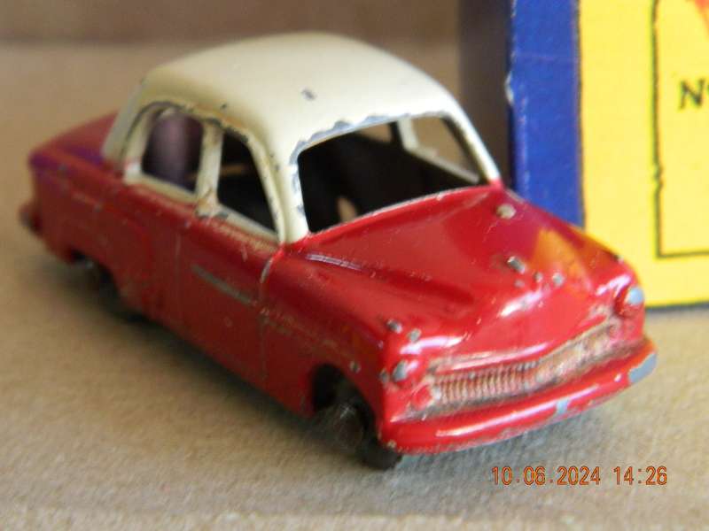 MATCHBOX SERIES  -  22  -   VAUXHALL CRESTA
