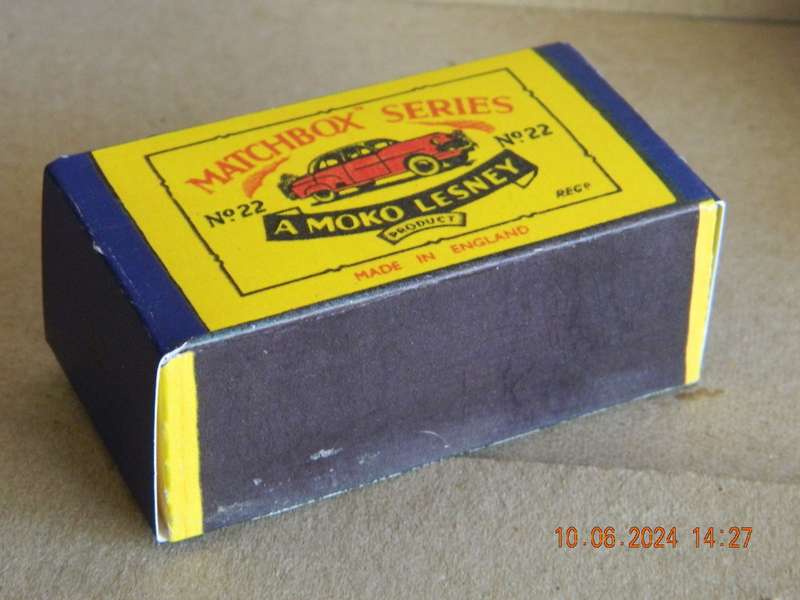 MATCHBOX SERIES  -  22  -   VAUXHALL CRESTA