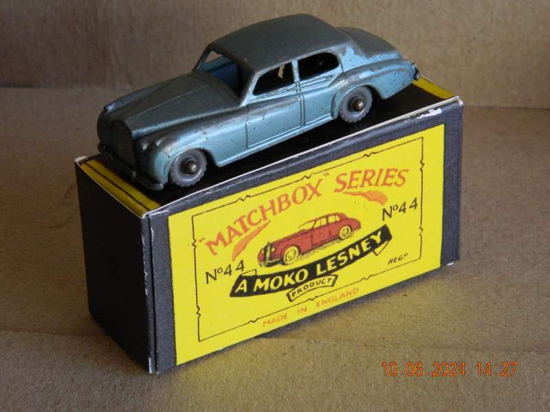 MATCHBOX SERIES  -  44  -   ROLLS-ROYCE SILVER CLOUD