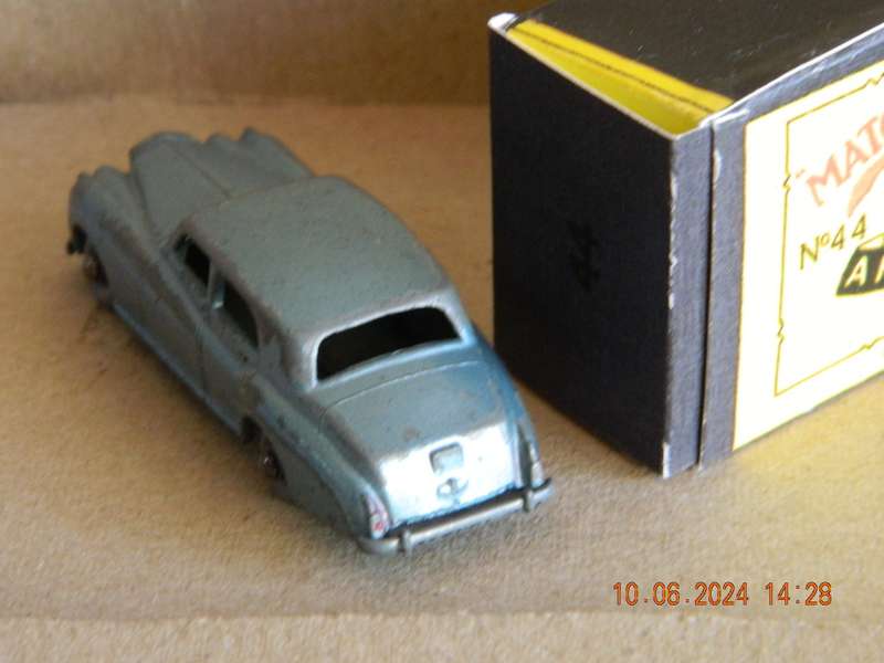 MATCHBOX SERIES  -  44  -   ROLLS-ROYCE SILVER CLOUD