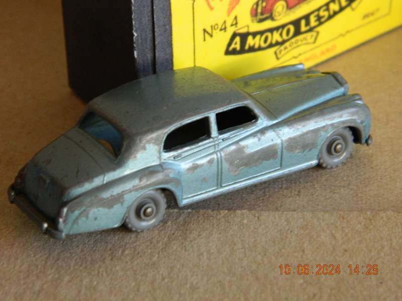 MATCHBOX SERIES  -  44  -   ROLLS-ROYCE SILVER CLOUD