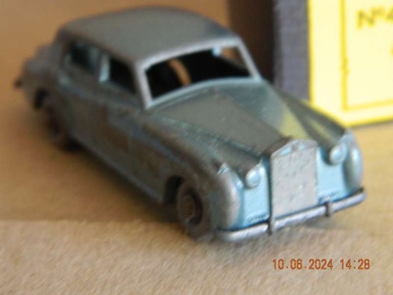 MATCHBOX SERIES  -  44  -   ROLLS-ROYCE SILVER CLOUD