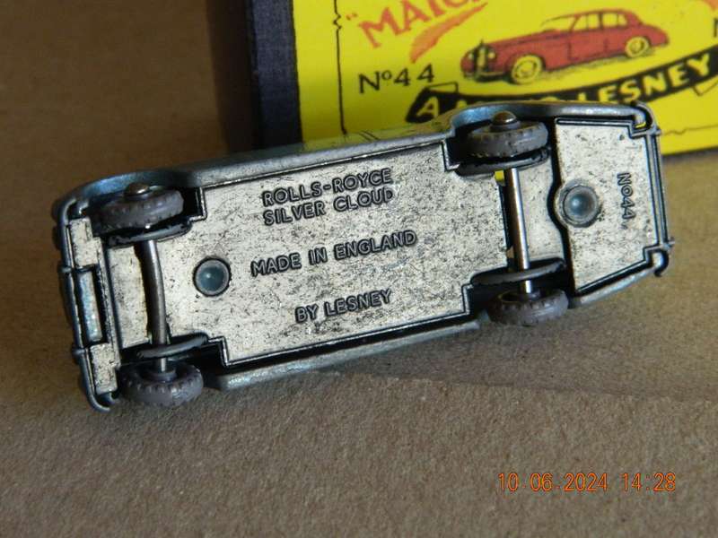 MATCHBOX SERIES  -  44  -   ROLLS-ROYCE SILVER CLOUD