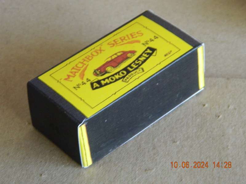 MATCHBOX SERIES  -  44  -   ROLLS-ROYCE SILVER CLOUD