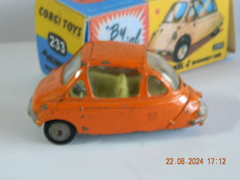 CORGI TOYS -  233   -   HEINKEL TROJAN