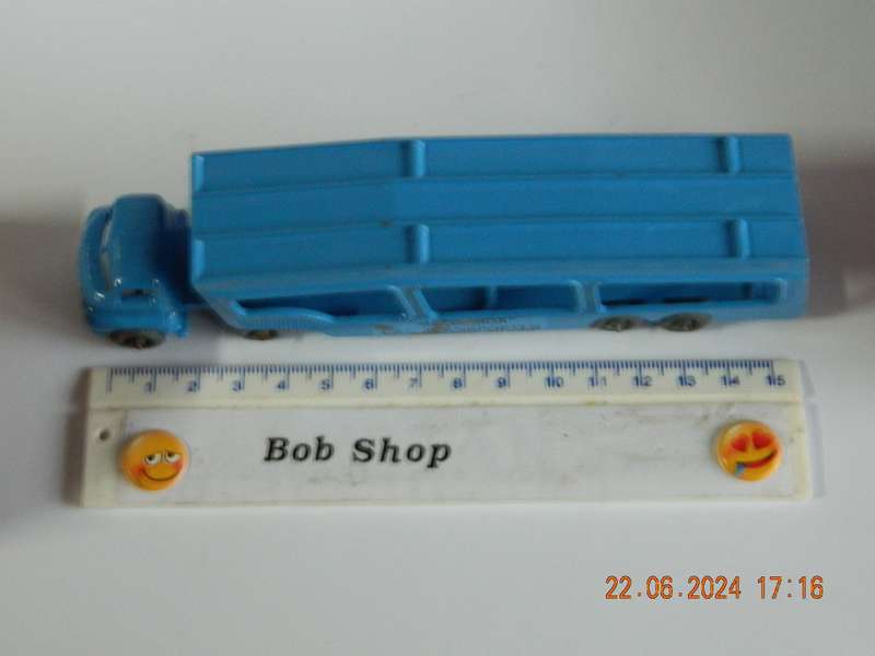 MATCHBOX  - NO.2  -  ACCESSORY PACK  - CAR TRANSPORTER