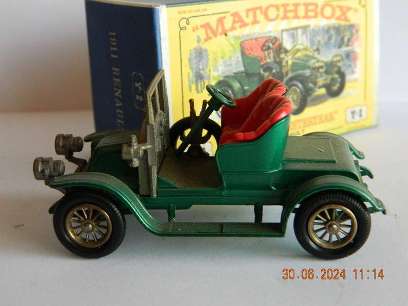MATCHBOX -  MODELS OF YESTERYEAR  -  Y 2  -  1911  RENAULT