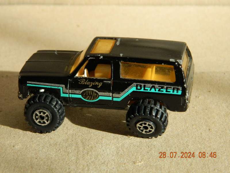 UNKNOWN  -  1090 -   BLAZER TRUCK