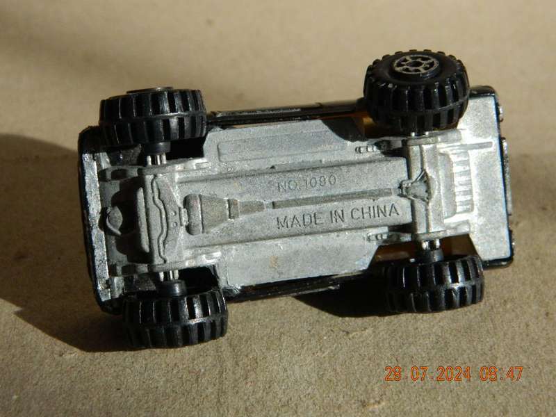 UNKNOWN  -  1090 -   BLAZER TRUCK