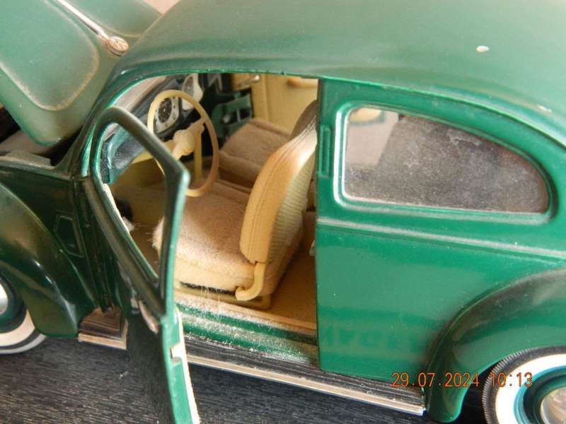 MAISTO  -  1951 - VOLKSWAGEN -  1- 18 SCALE