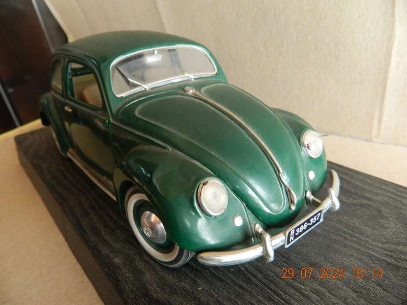 MAISTO  -  1951 - VOLKSWAGEN -  1- 18 SCALE