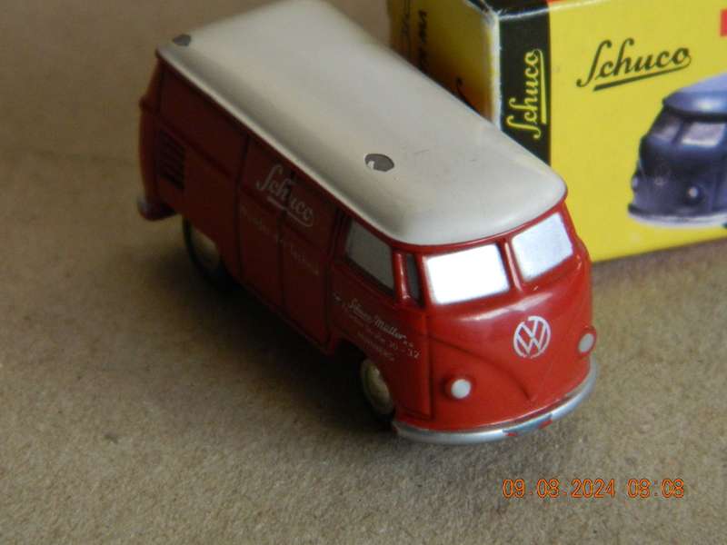 SCHUCO PICCOLO  -  -  VOLKSWAGEN BUS  -  WUNDER DER TECHNIK