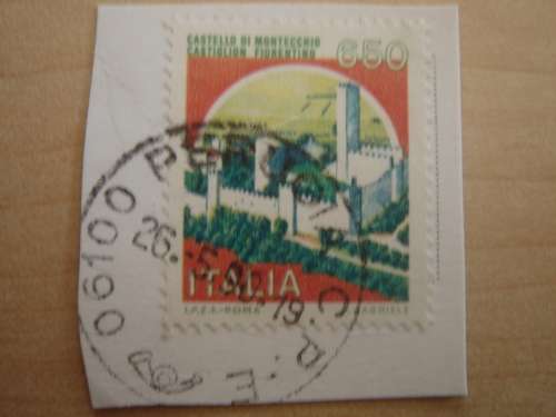 1986 Italia - Castello di Monteccnio 650 L on postal item, used stamped