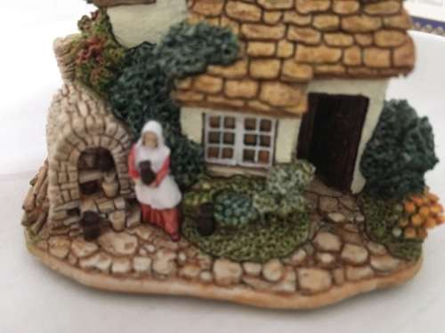 LILLIPUT LANE   "KILN COTTAGE"