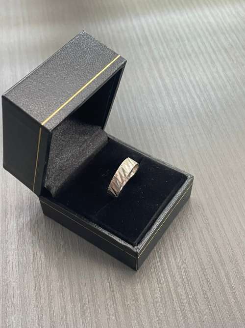9ct white Gold Wedding Band