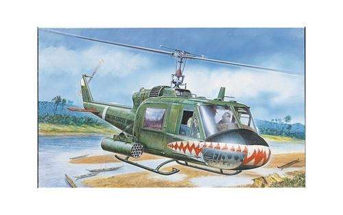 Italeri 1/72 UH-1C Gunship