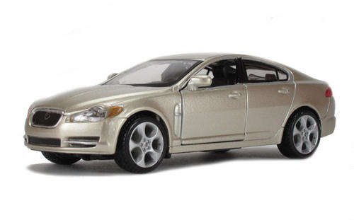 Bburago 1/32 Jaguar XF