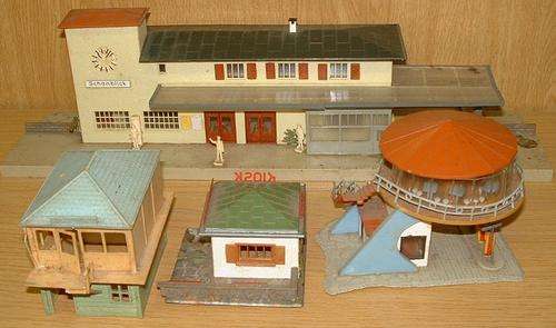 Faller HO 1/87 Scale Station and Platform + 3 Other buildings