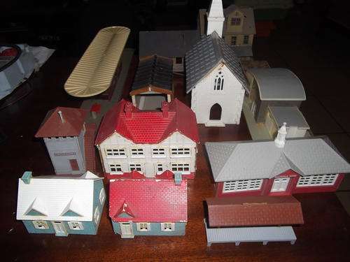 11 x HO Assorted Buildings