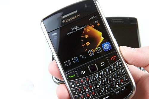 Blackberry 9650 Mobile Phone Unlocked cell phone +Free gift 8GB Memory Card