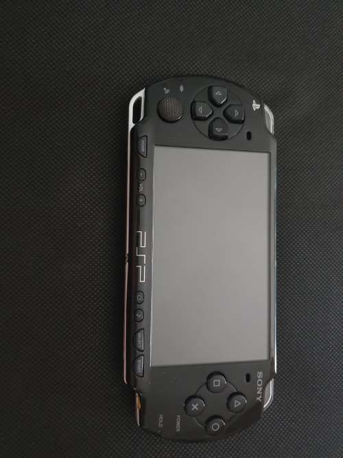 Sony PSP with 6 Games and carry bag
